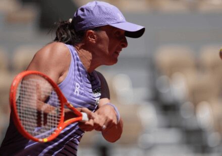 Swiatek Grinds Past Bejlek at Roland Garros 2026 to Set Up Tense All-Polish Clash With Linette