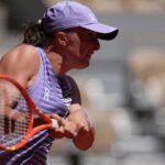 Swiatek Grinds Past Bejlek at Roland Garros 2026 to Set Up Tense All-Polish Clash With Linette